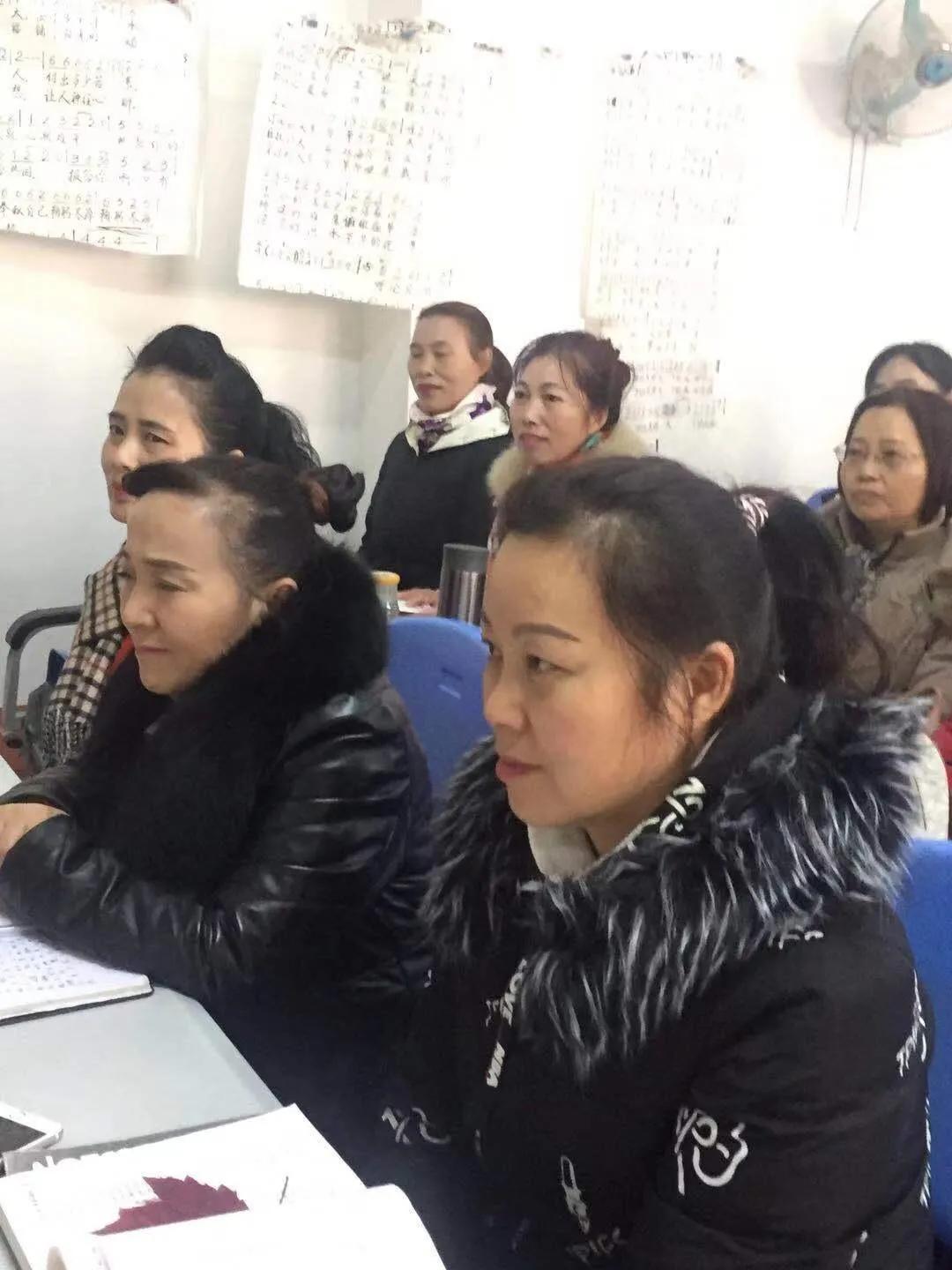朗读者最新主题揭晓，学习变革，自信成就梦想之路
